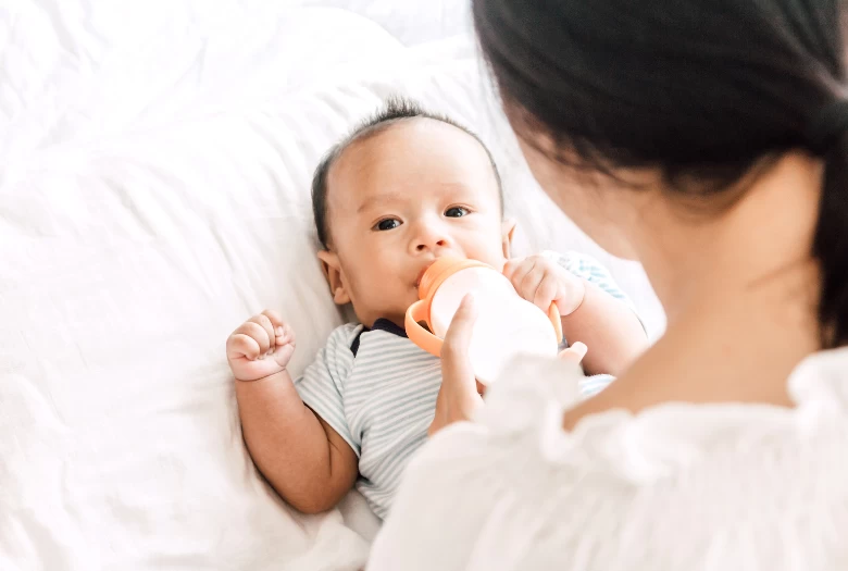 Tiêu chí chọn bình sữa chống sặc tốt cho trẻ sơ sinh 