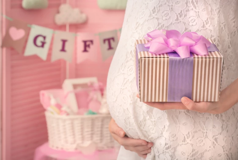 Cách chọn quà tặng phù hợp cho bà bầu mới sinh